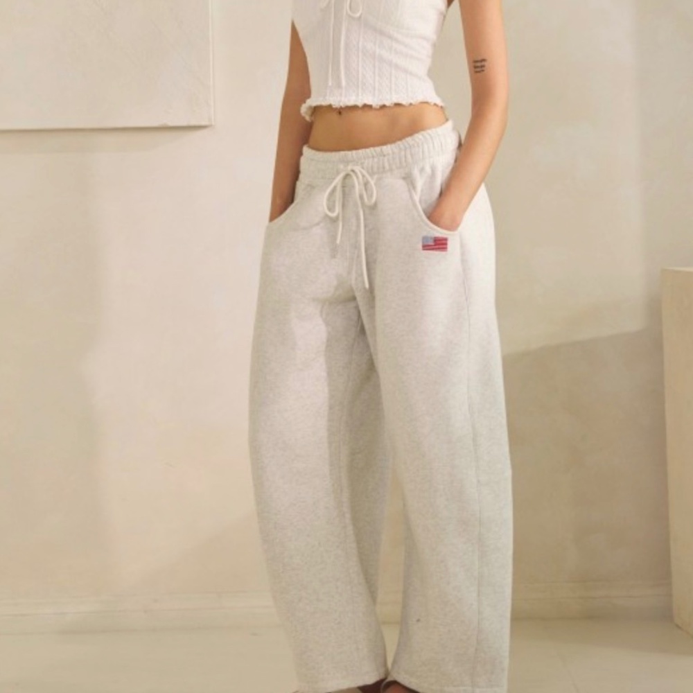 NWT relaxed fit flag sweatpants